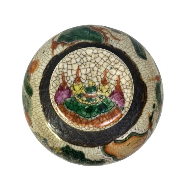 Antique Early 1900's Chinese Porcelain Warrior Themed Ginger Jar with Lid - Picture 5 of 9